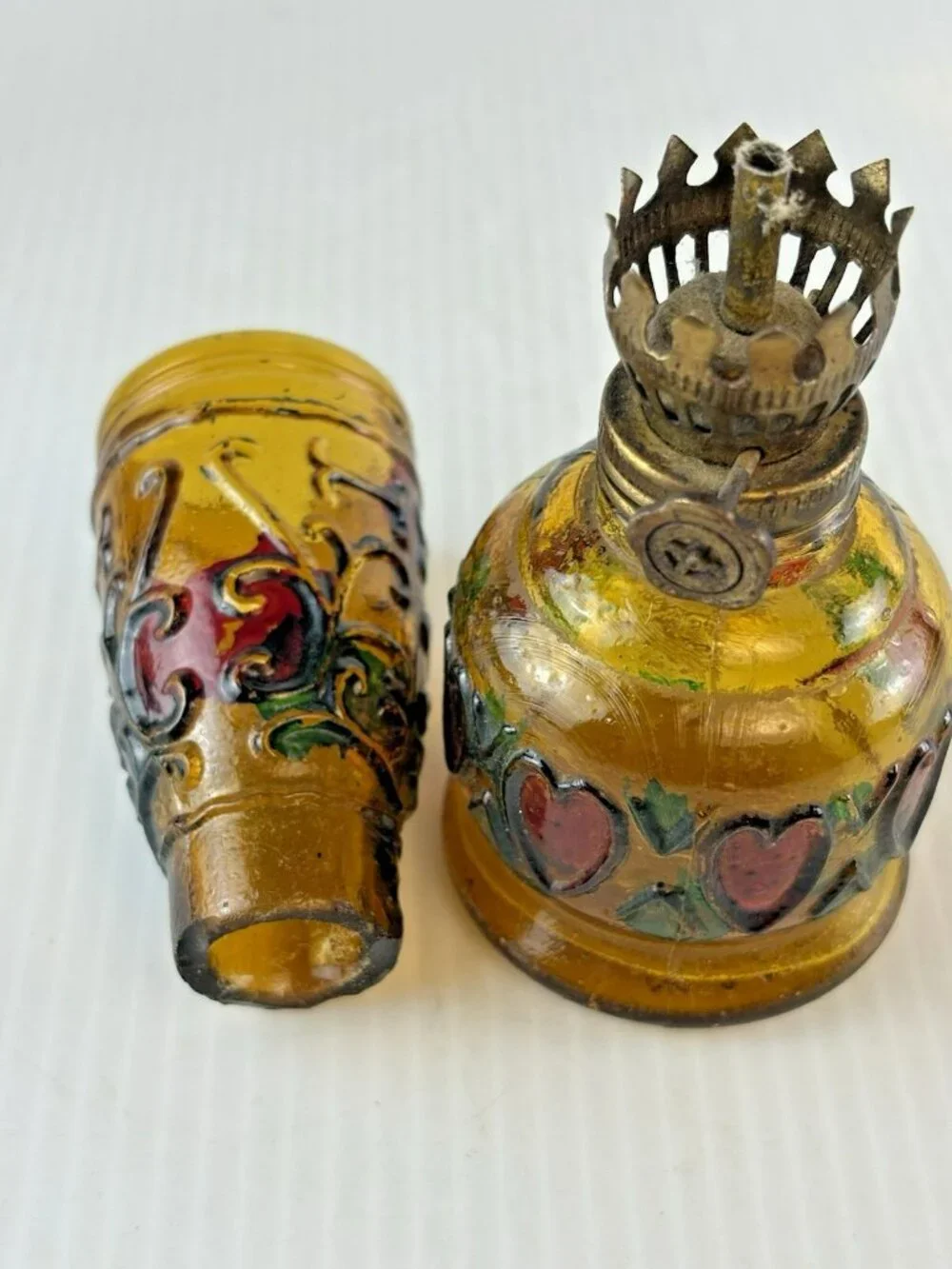 2 Vtg Multi Color Heart Stained Glass Style Oil Lamps Hong Kong 5.25
